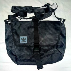 adidas Originals Utility Messenger Crossbody Bag Unisex